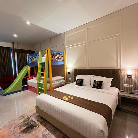 Gets Hotel Malang Exterior photo