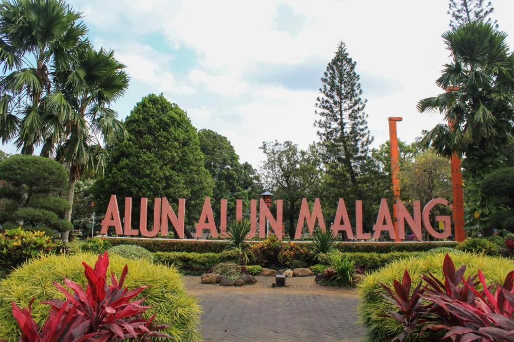 Gets Hotel Malang Exterior photo