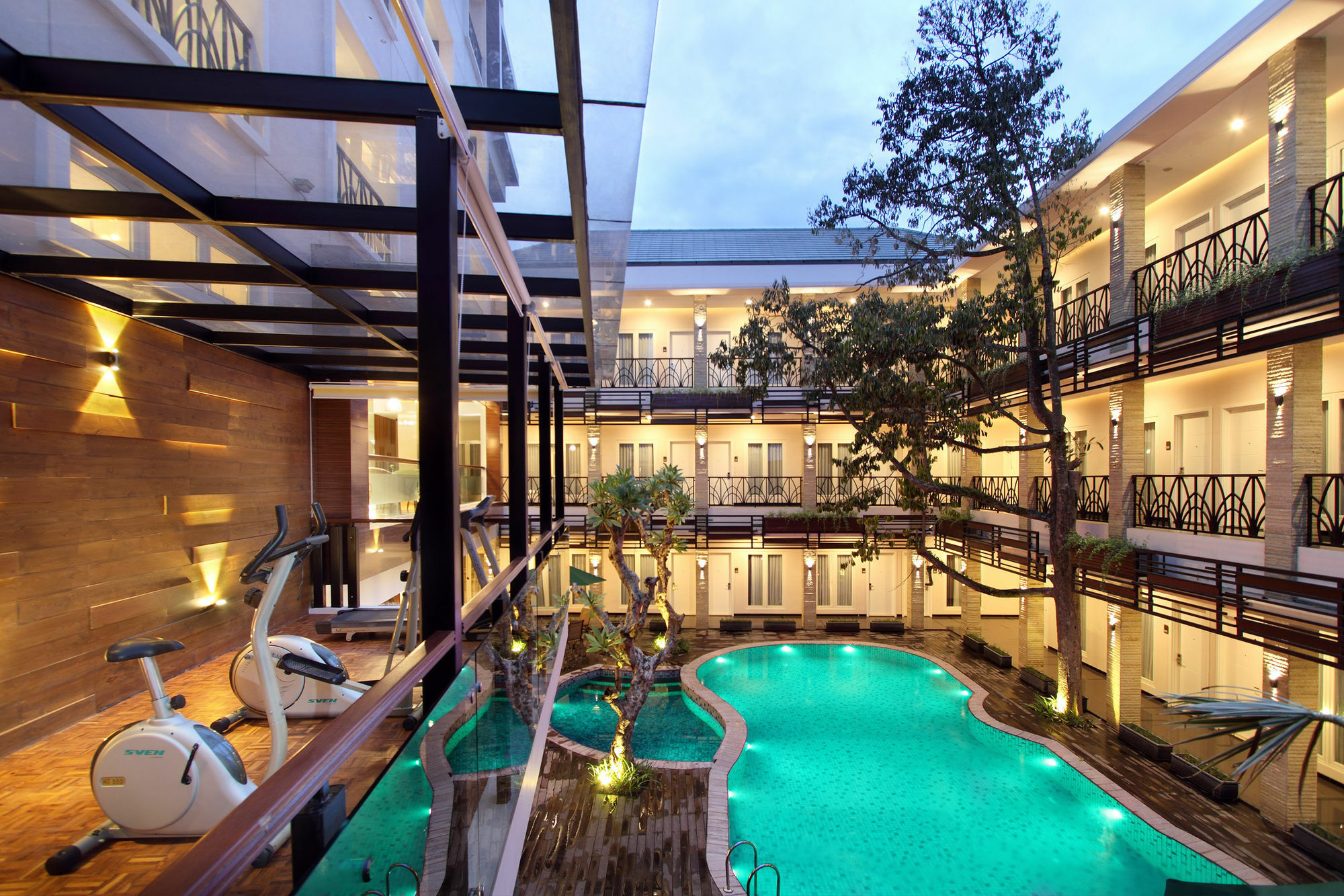 Gets Hotel Malang Exterior photo